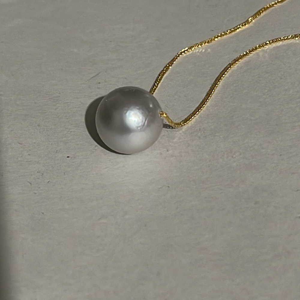 Authentic South Sea Pearl Pendant in Real 18k Yellow Gold Necklace